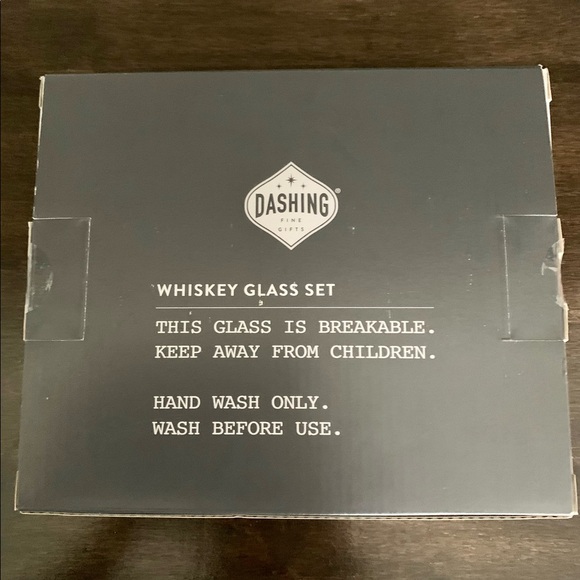 DASHING FINE GIFTS WHISKEY GLASSES AND CUBES GIFT SET. BRAND NEW IN BOX! - Picture 7 of 12